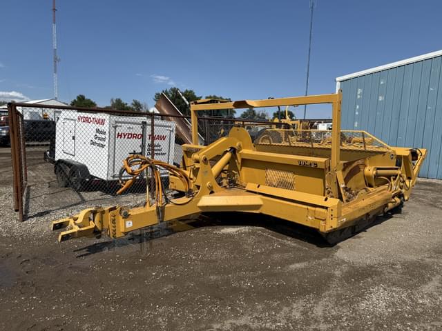 Image of John Deere 1812C equipment image 2