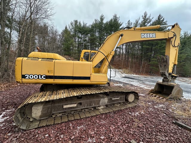 Image of John Deere 200LC equipment image 3