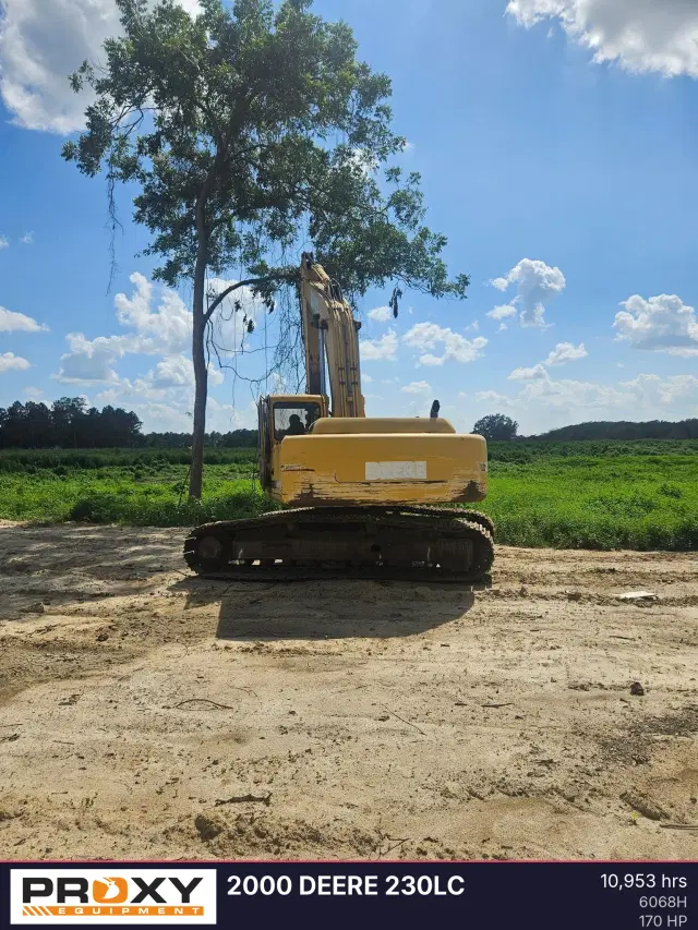 Image of John Deere 230LC equipment image 3