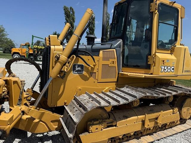Image of John Deere 750C equipment image 2