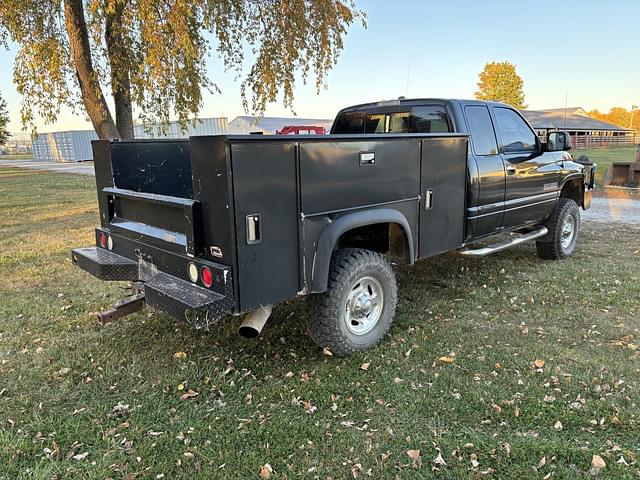 Image of Dodge Ram 2500 equipment image 4