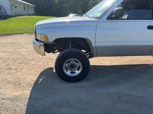 Image of Dodge Ram 2500 equipment image 1