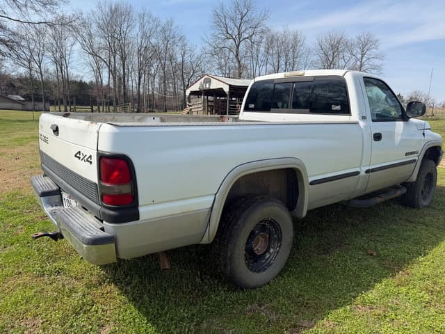 Image of Dodge Ram 1500 equipment image 2