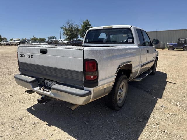 Image of Dodge Ram 1500 equipment image 3