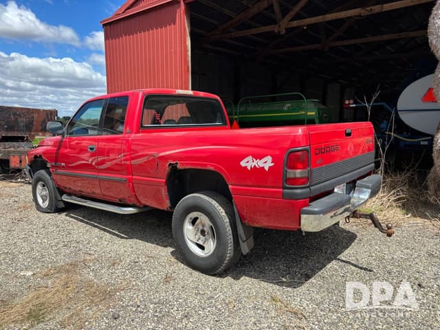 Image of Dodge Ram 1500 equipment image 3