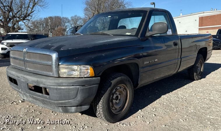 2000 Dodge Ram 1500 Equipment Image0