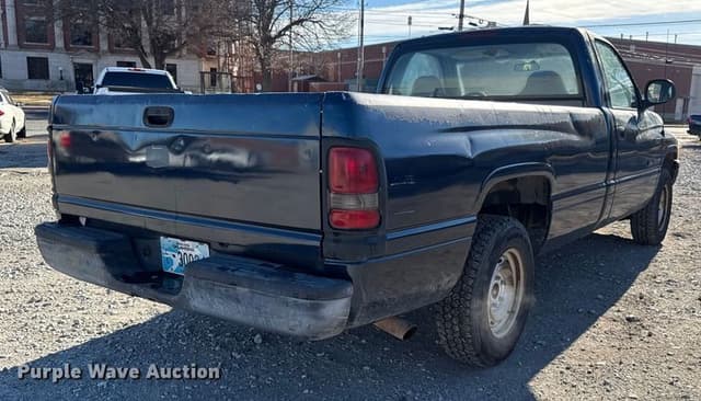 Image of Dodge Ram 1500 equipment image 4