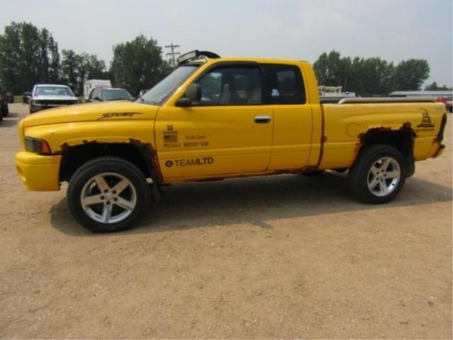 Image of Dodge Ram 1500 equipment image 3