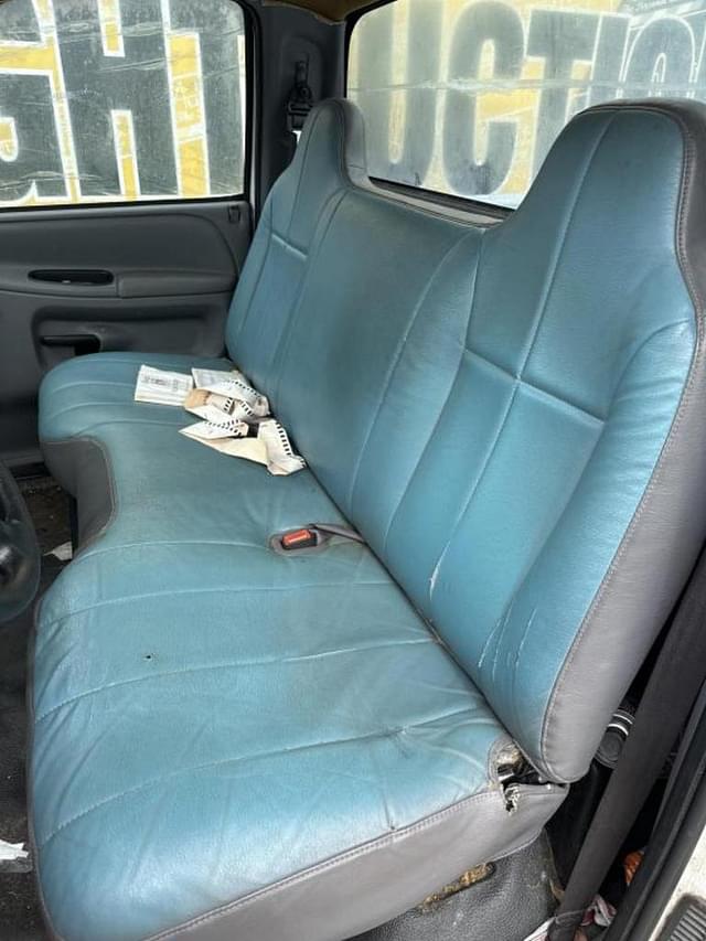 Image of Dodge Ram 1500 equipment image 4