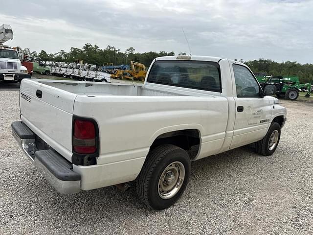 Image of Dodge Ram 1500 equipment image 2