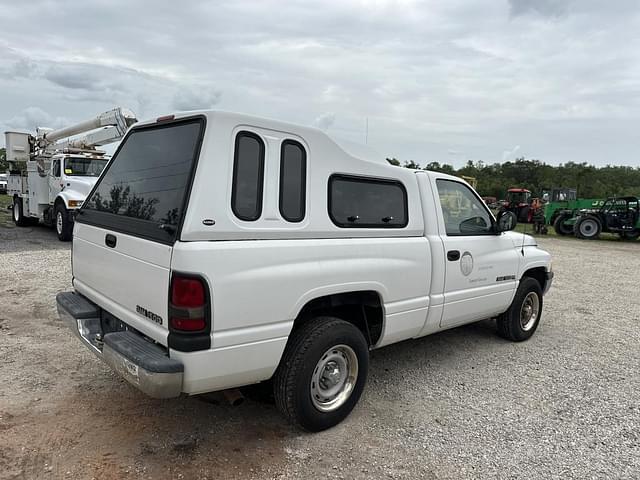 Image of Dodge Ram 1500 equipment image 2