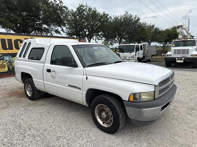 Image of Dodge Ram 1500 equipment image 3