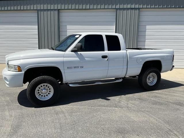 Image of Dodge Ram 1500 equipment image 1