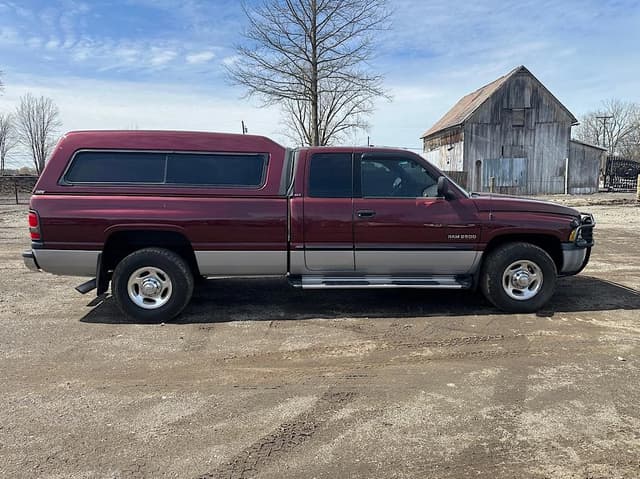 Image of Dodge Ram 2500 equipment image 3