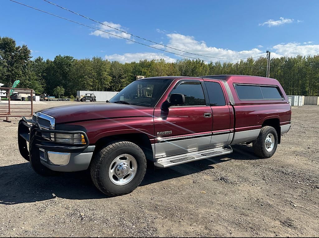 2000 Dodge Ram 2500 Equipment Image0