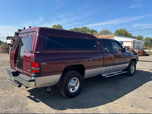 Image of Dodge Ram 2500 equipment image 4