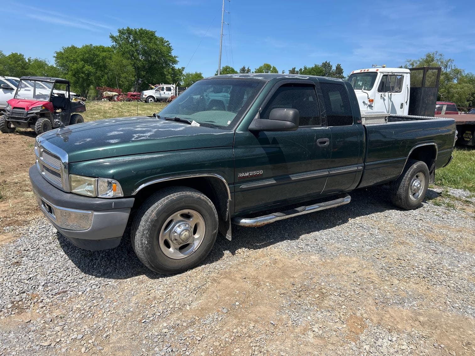 2000 Dodge Ram 2500 Equipment Image0
