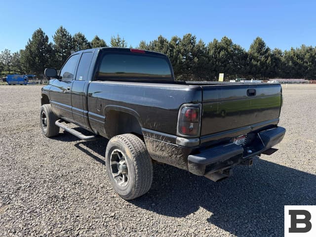 Image of Dodge Ram 2500 equipment image 2