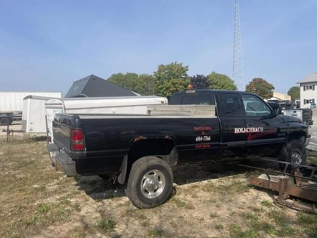 Image of Dodge Ram 2500 equipment image 2