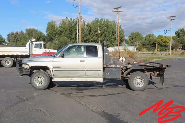 Image of Dodge Ram 2500 equipment image 2