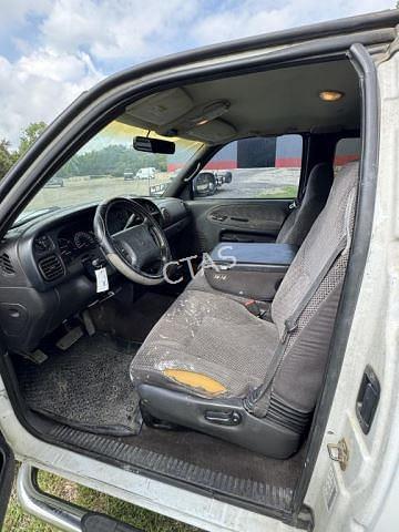Image of Dodge Ram 2500 equipment image 4