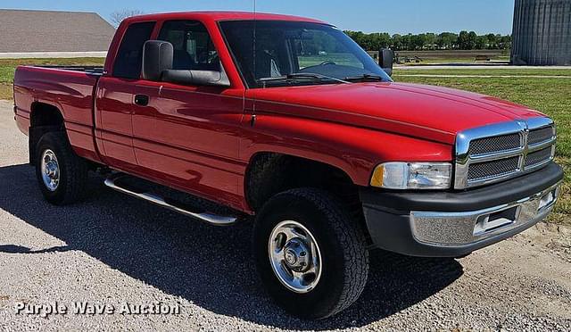 Image of Dodge Ram 2500 equipment image 2
