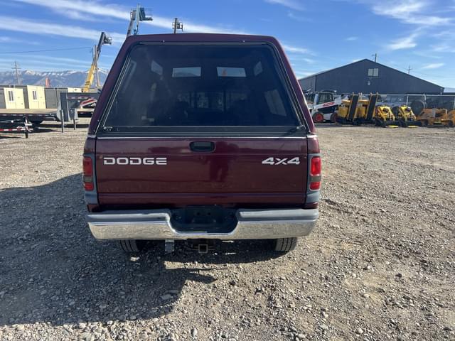 Image of Dodge Ram 2500 equipment image 3