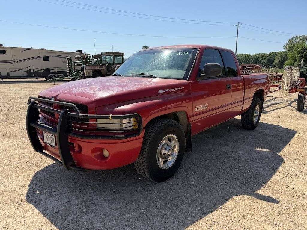 2000 Dodge Ram 2500 Equipment Image0