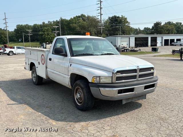Image of Dodge Ram 2500 equipment image 2