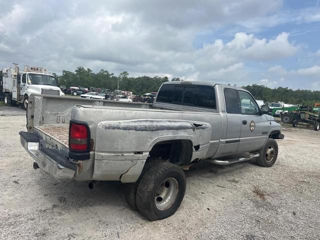 Image of Dodge Ram 3500 equipment image 2