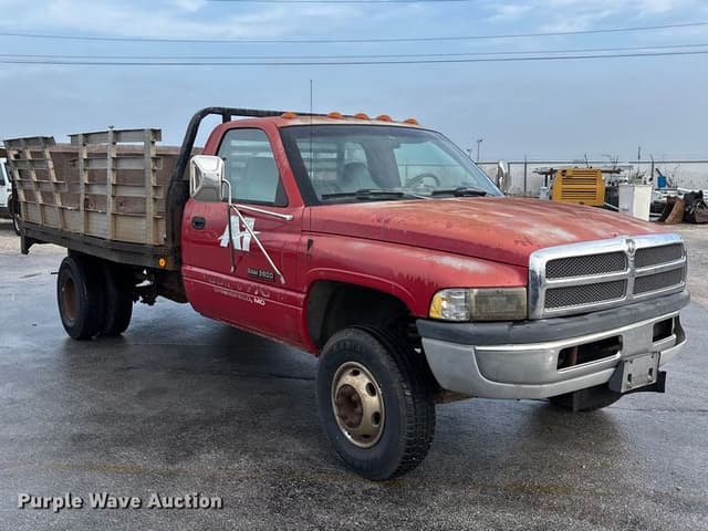 Image of Dodge Ram 3500 equipment image 2