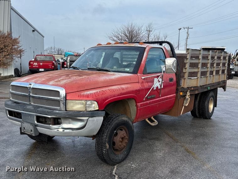 2000 Dodge Ram 3500 Equipment Image0