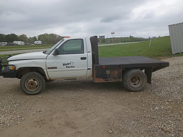 Image of Dodge Ram 3500 equipment image 2