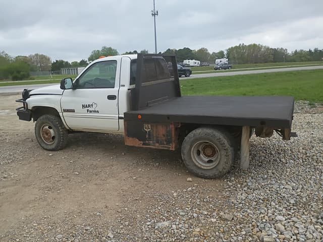 Image of Dodge Ram 3500 equipment image 3