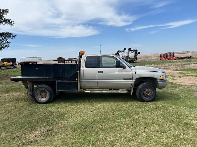 Image of Dodge Ram 3500 equipment image 4