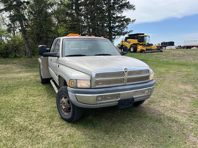Image of Dodge Ram 3500 equipment image 2
