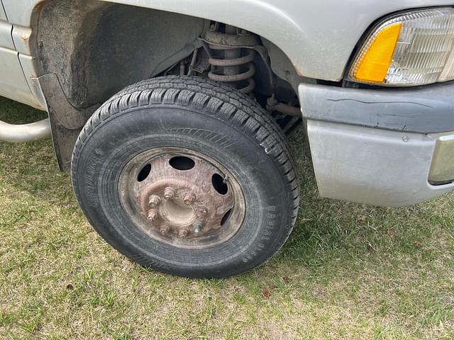 Image of Dodge Ram 3500 equipment image 3