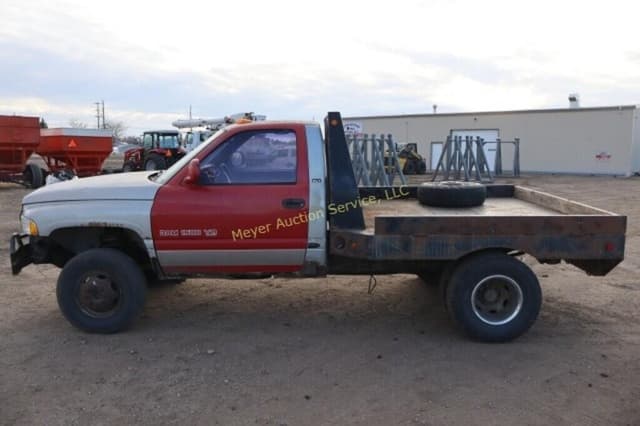 Image of Dodge Ram 3500 equipment image 3