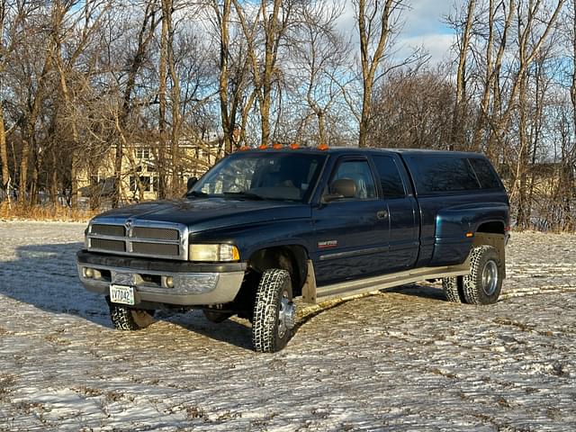 Image of Dodge Ram 3500 equipment image 2