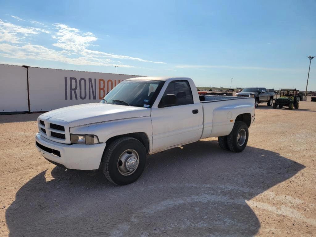 2000 Dodge Ram Equipment Image0