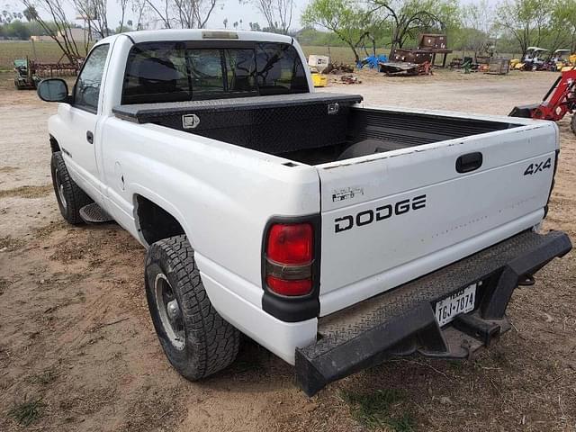 Image of Dodge Ram 1500 equipment image 2