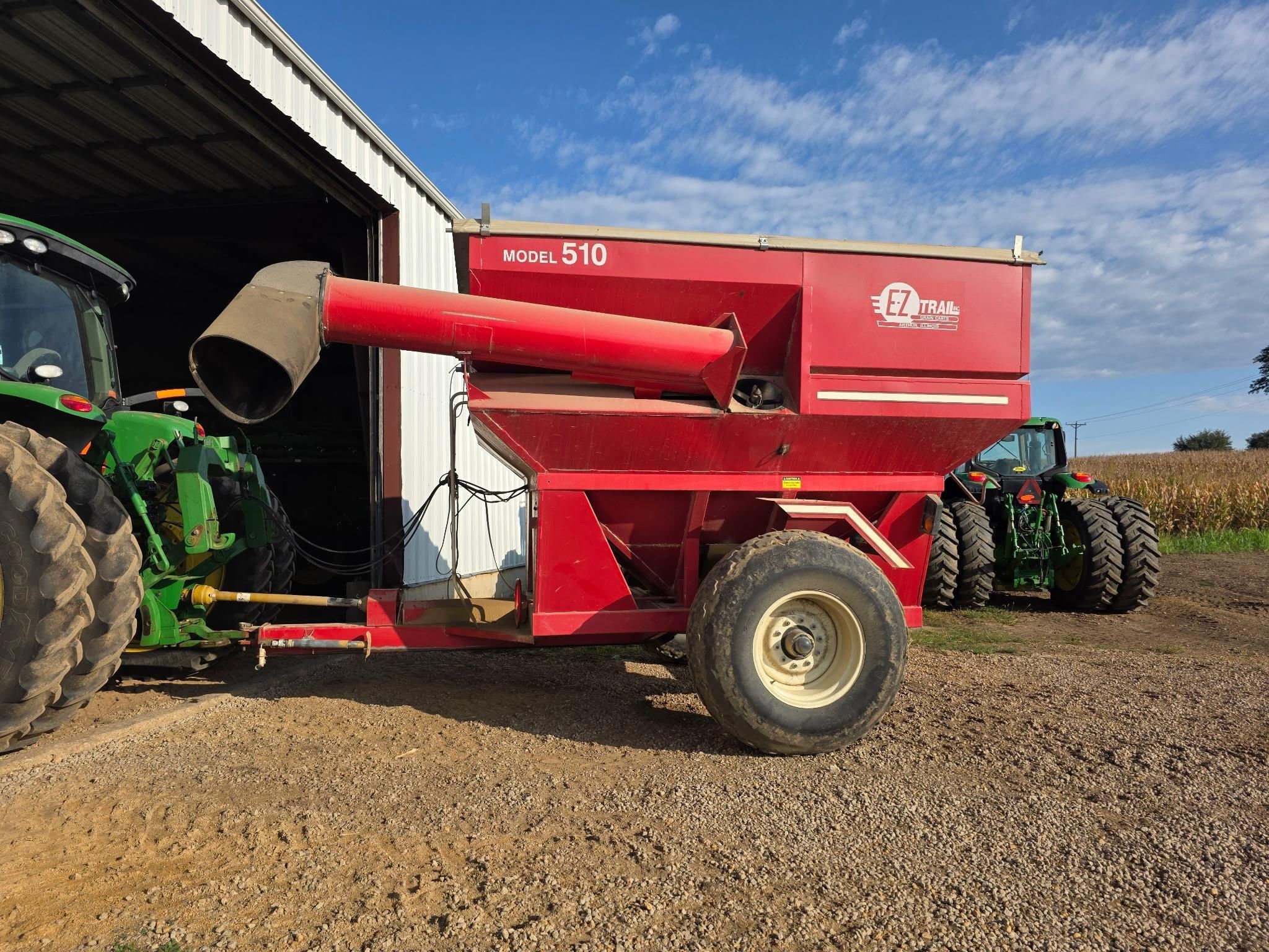 2000 E-Z Trail 510 Equipment Image0