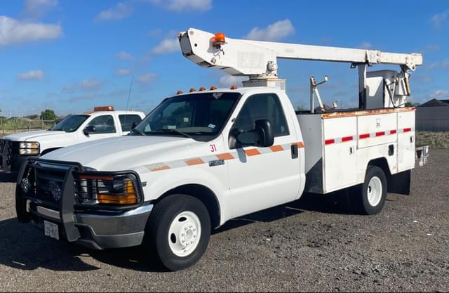 Image of Ford F-350 equipment image 2