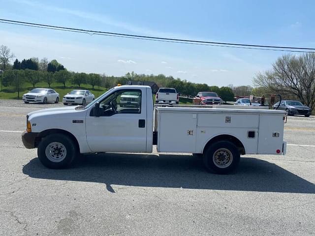 Image of Ford F-350 equipment image 3