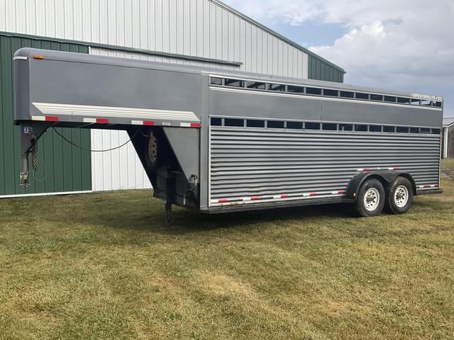 Image of Featherlite 8107 equipment image 1