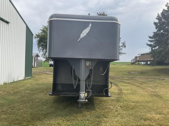 Image of Featherlite 8107 equipment image 4