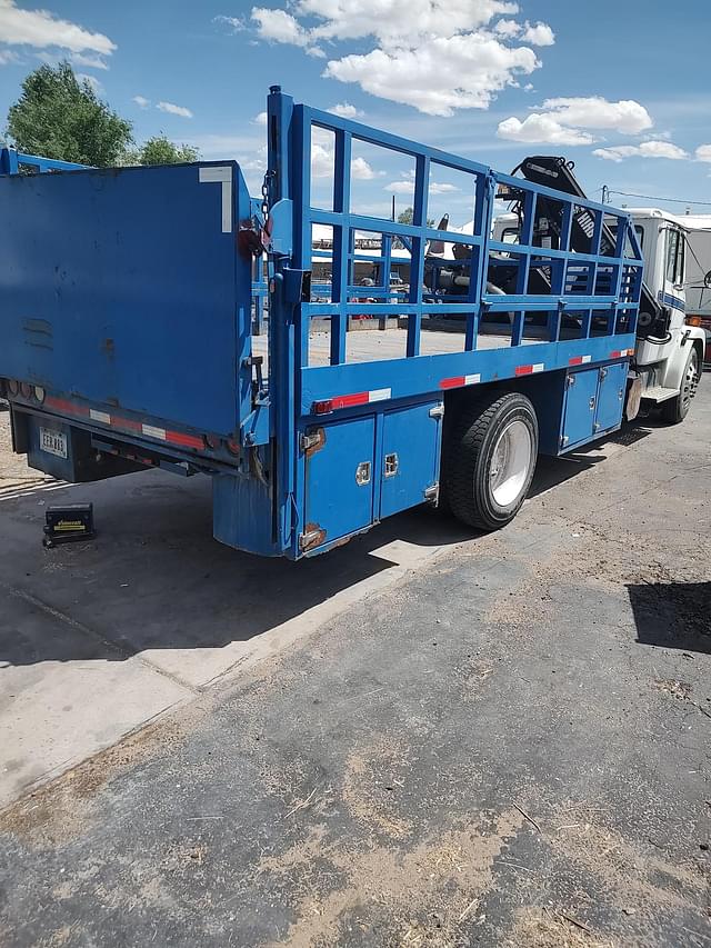 Image of Freightliner FL60 equipment image 3