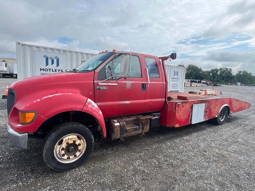 Image of Ford F-650 Primary image