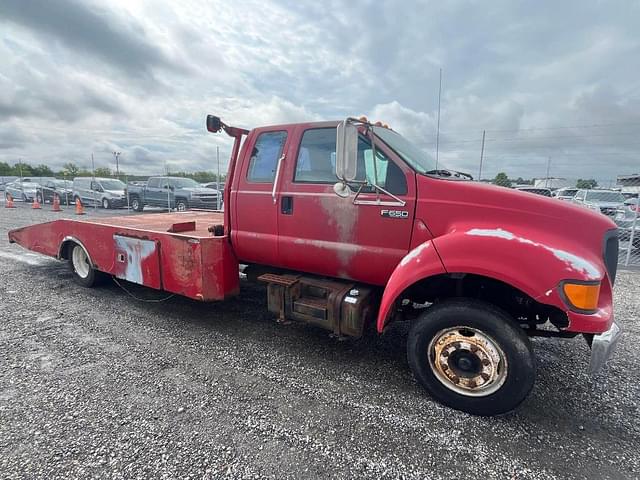 Image of Ford F-650 equipment image 3