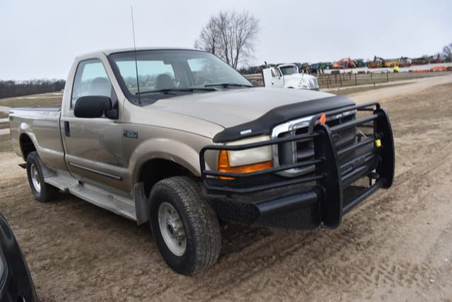 Image of Ford F-250 equipment image 3